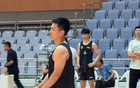 陳培東謝鄉(xiāng)迷，愿籃球少年得佳績。